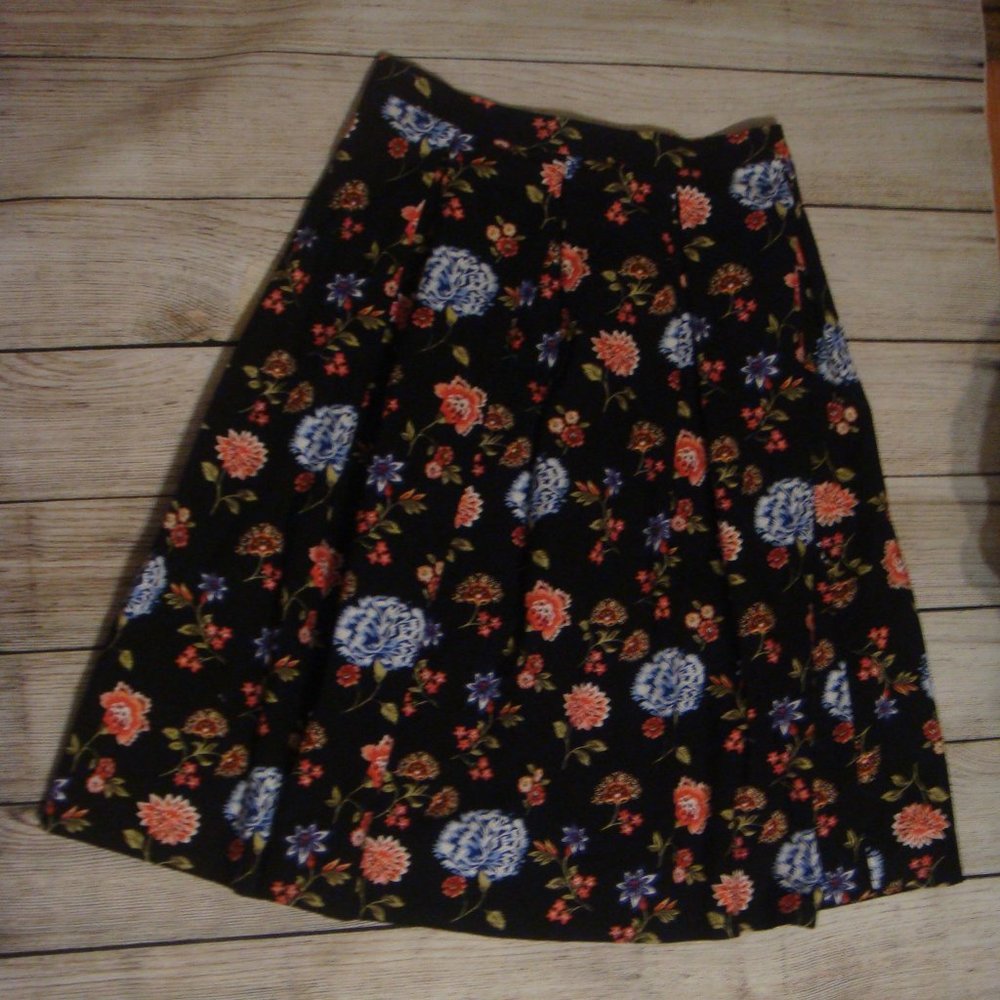 Forever 21 Black Floral Full Skirt M